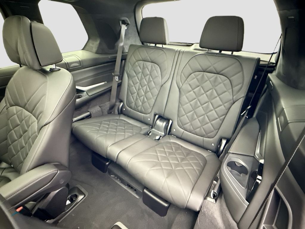 Used 2026 Gray Metallic BMW xDrive40i image 22