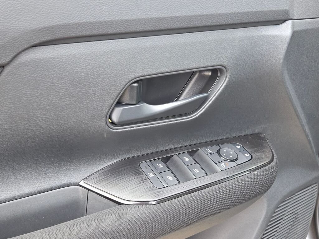 New 2026 Gray Nissan S image 19
