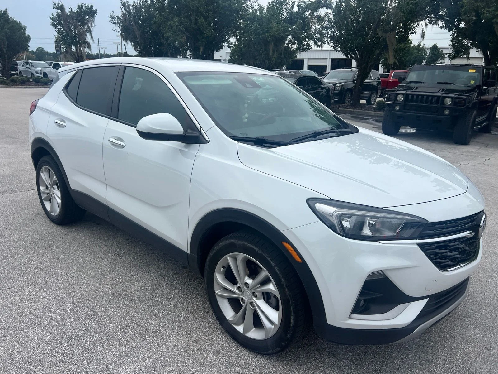 Used 2023 White Buick Preferred image 2