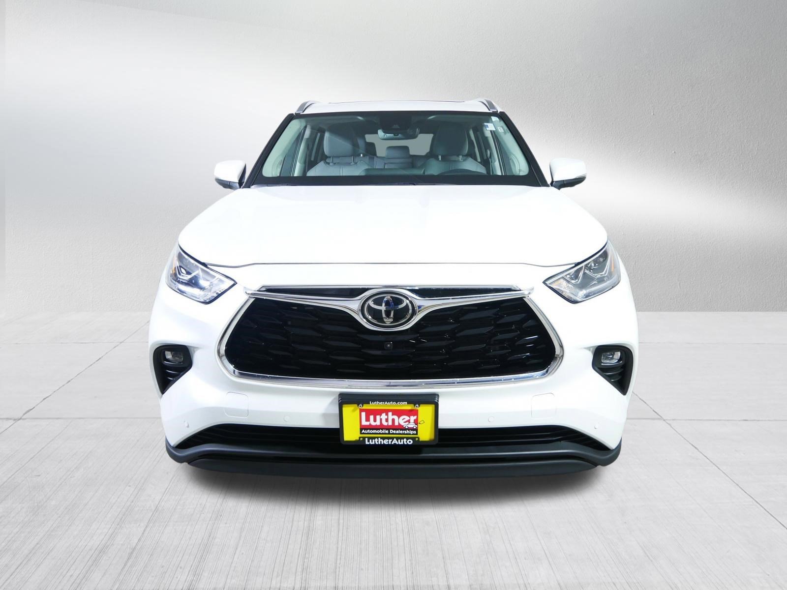 Used 2025 Toyota Highlander Limited with VIN 5TDKDRBH4SS576811 for sale in Golden Valley, Minnesota