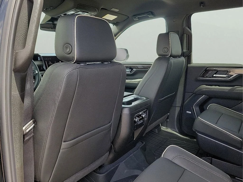 2026 GMC Yukon XL Elevation - Photo 12