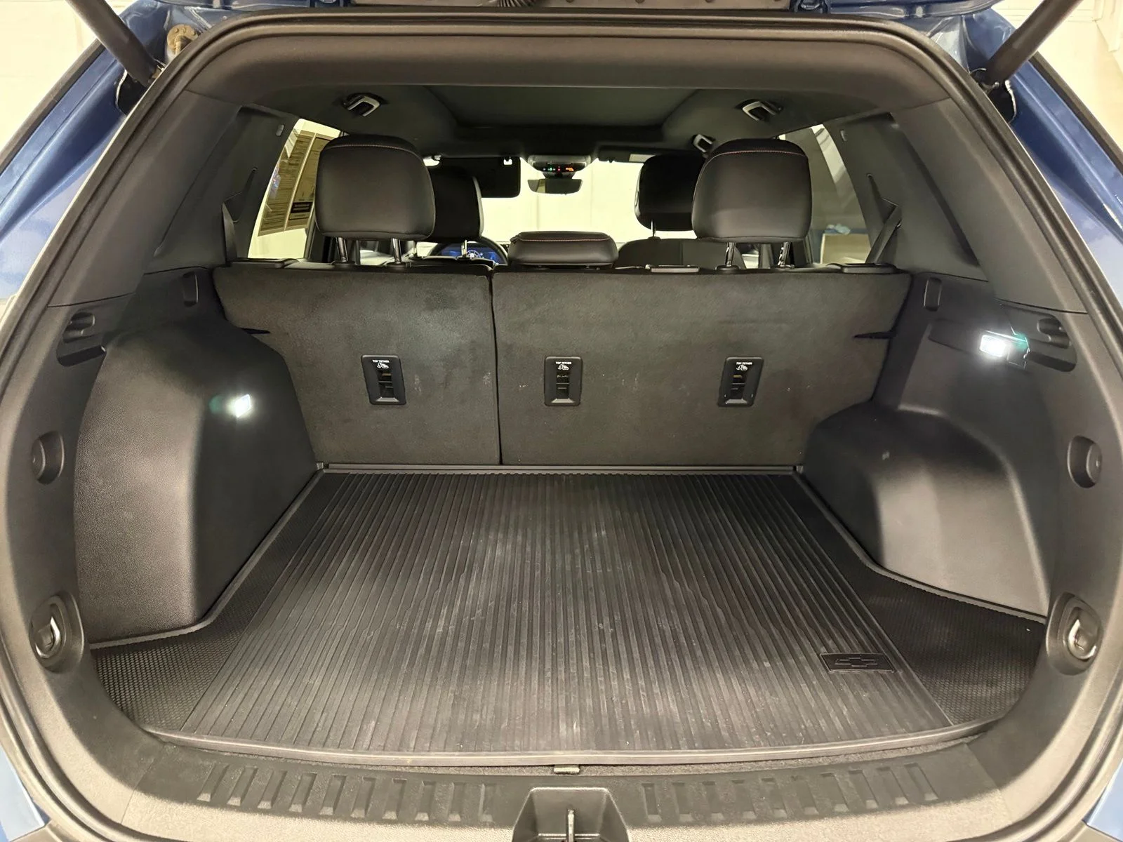 Used 2025 Blue Chevrolet RS image 9