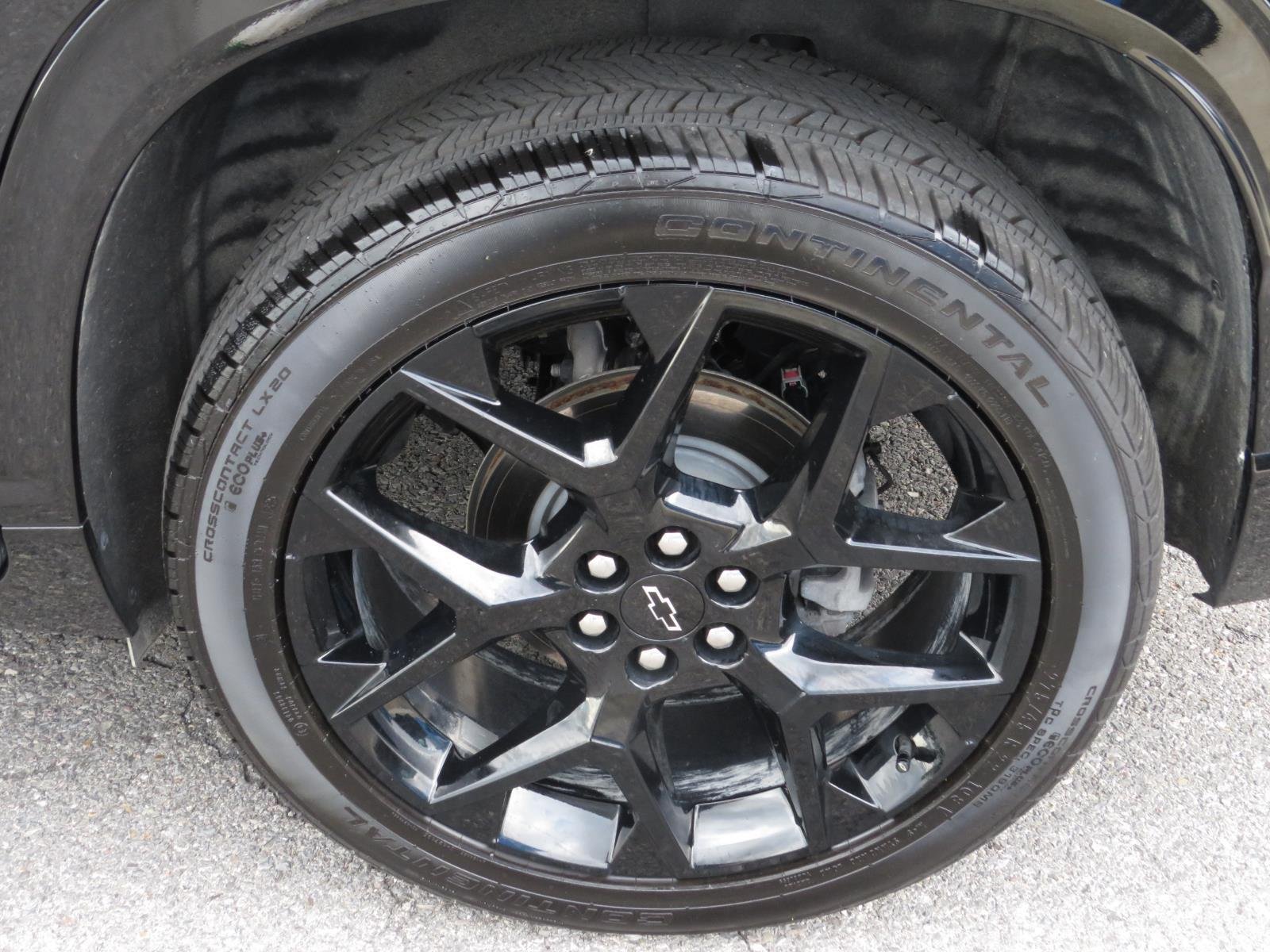 Used 2025 Black Metallic Chevrolet RS image 17