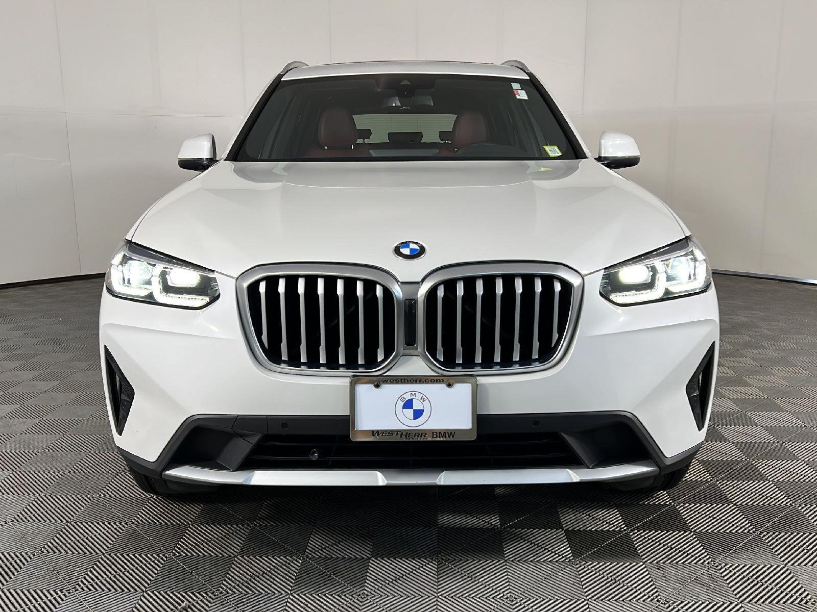 Used 2022 Mineral White Metallic BMW xDrive30i image 13