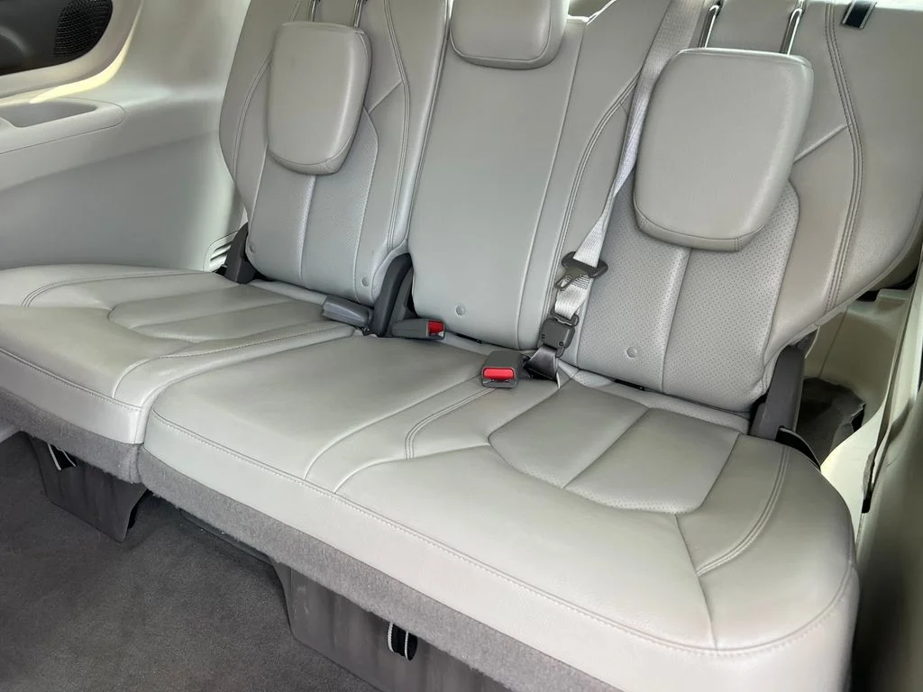 Used 2020 White Chrysler Touring L Plus image 9