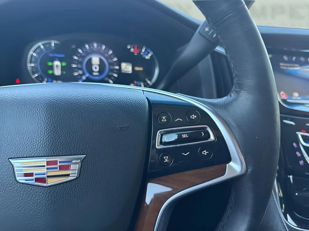 Used 2018  Cadillac Premium Luxury image 20