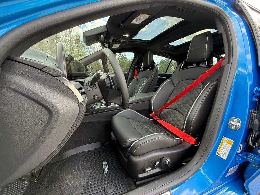 View vehicle photo 5