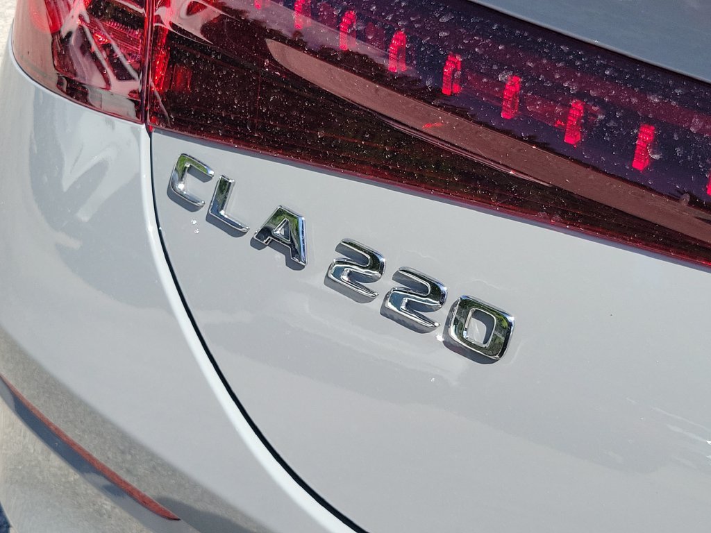 New 2027 MANUFAKTUR Alpine Grey Mercedes-Benz CLA 220 image 7