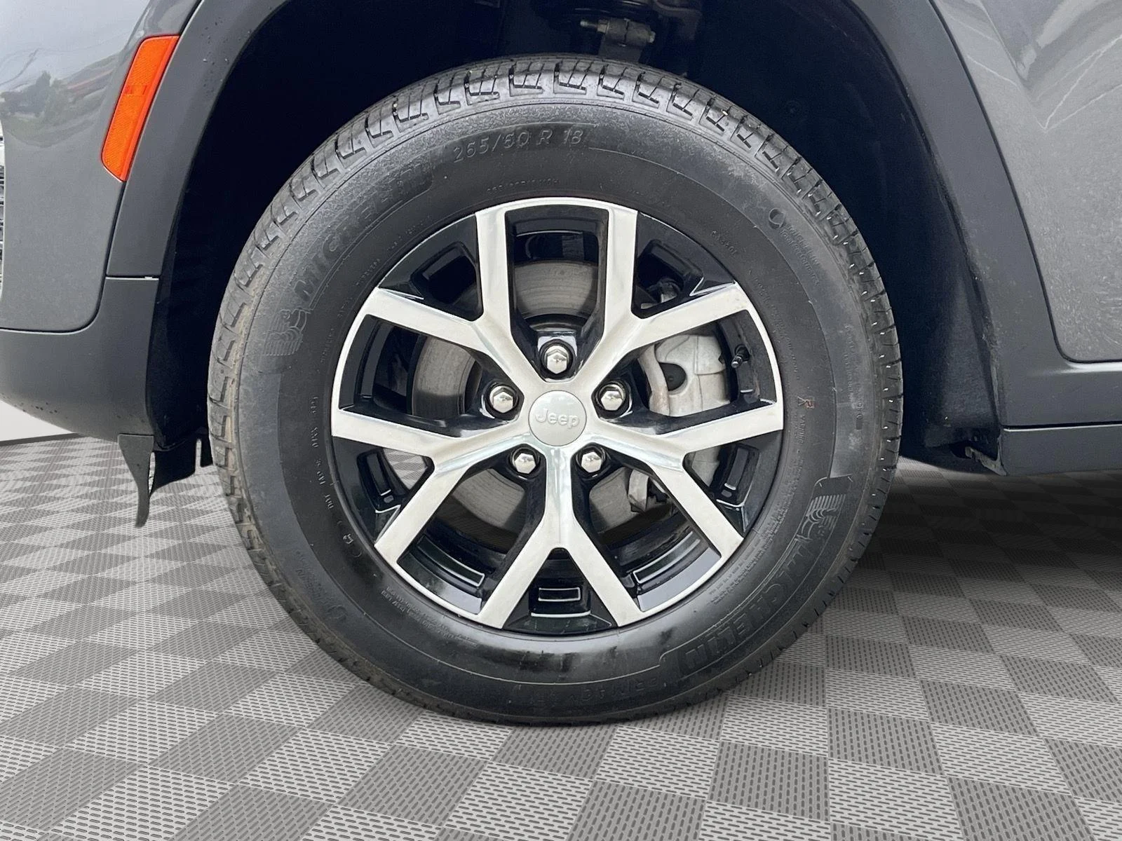 Used 2025 Baltic Gray Metallic Clearcoat Jeep Limited image 9