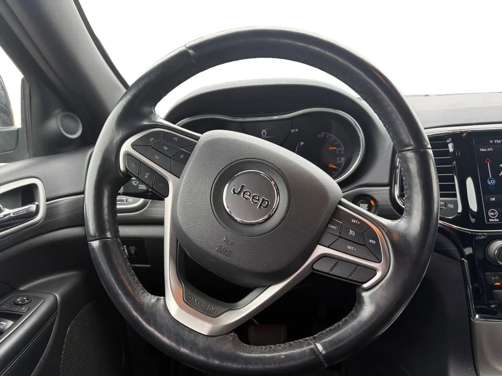 Used 2020 Black Jeep Laredo image 13