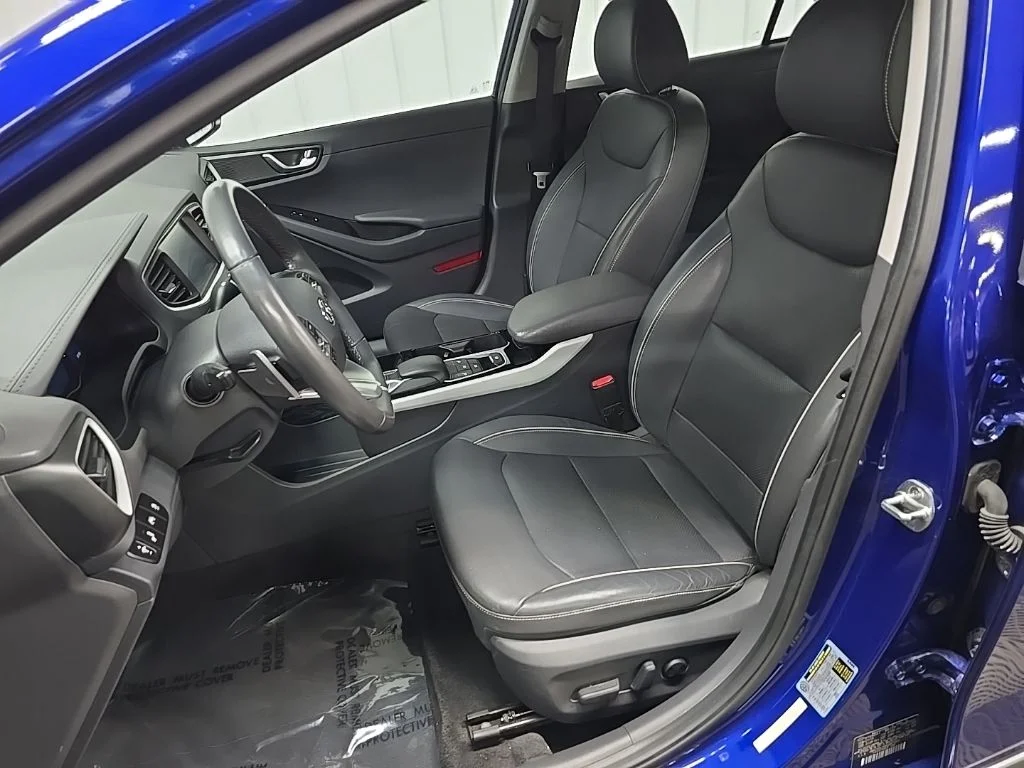 Used 2019 Intense Blue Hyundai Limited image 30