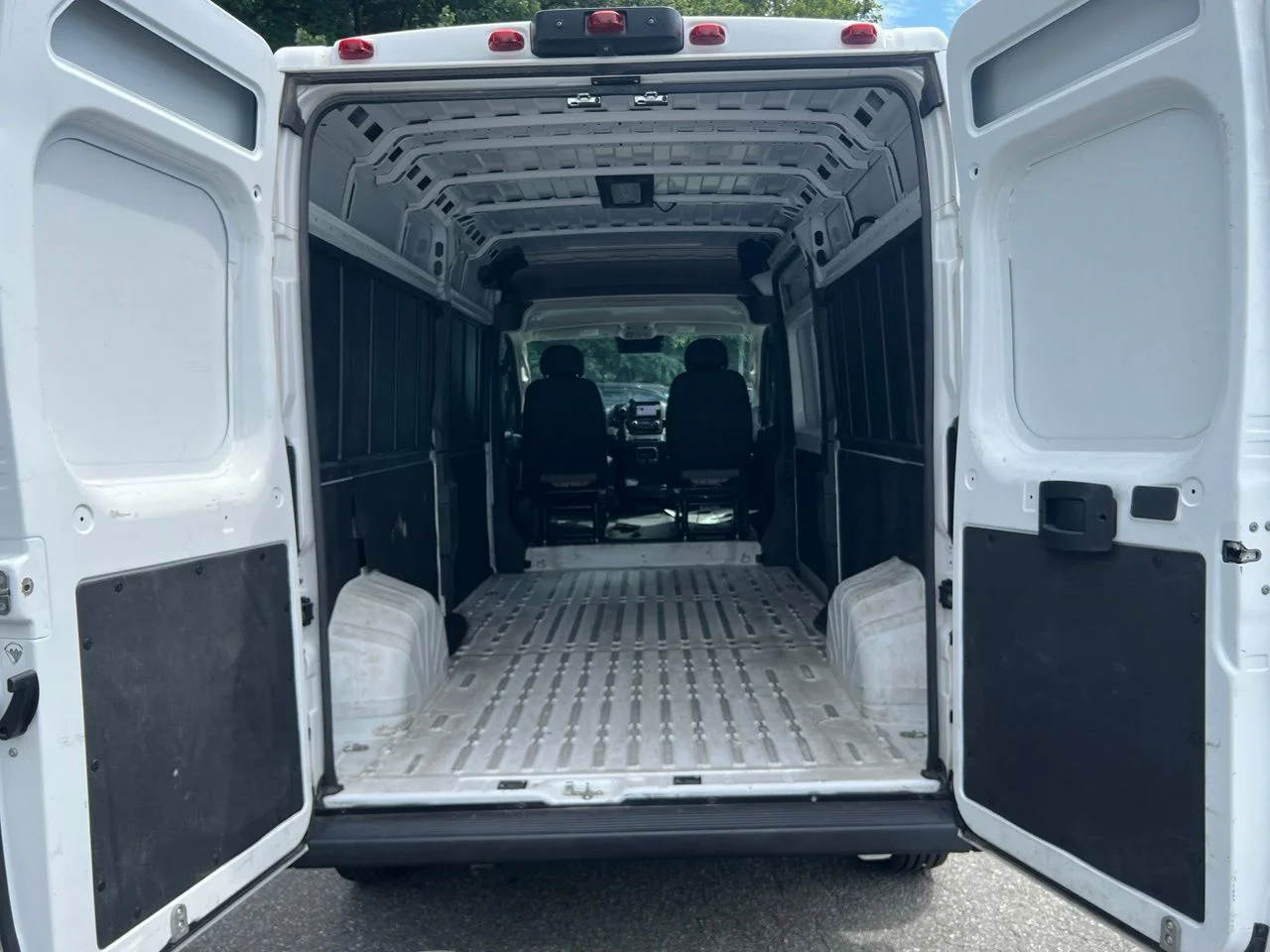Used 2025 White Ram High Roof image 15