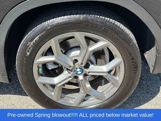 Used 2022 Black BMW sDrive30i image 14