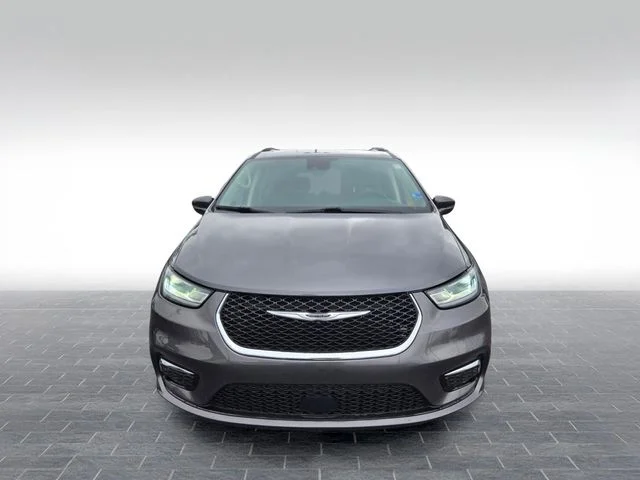 Used 2022 Gray Chrysler Touring L image 2