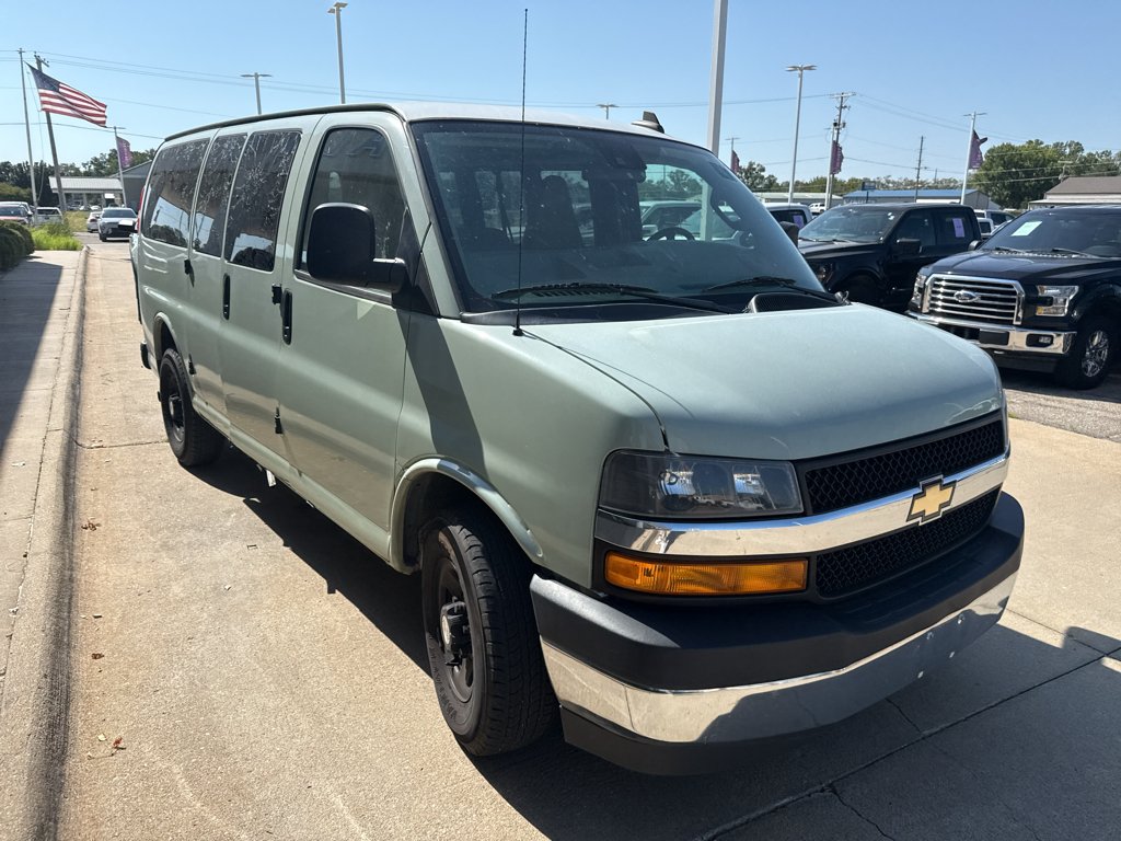 Used 2019 Summit White Chevrolet LT image 3