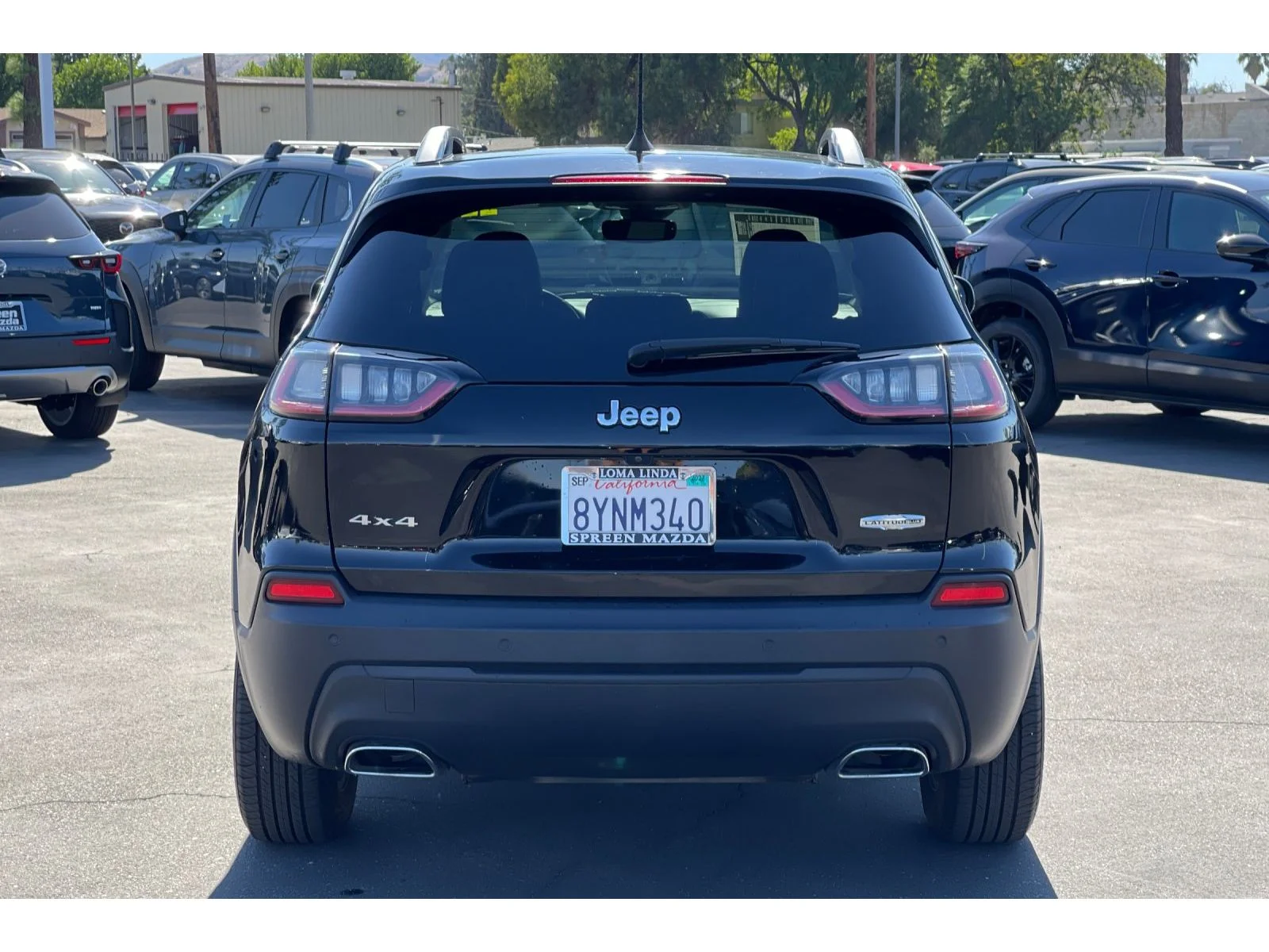 Used 2021 Diamond Black Crystal Pearlcoat Jeep Latitude Lux image 5