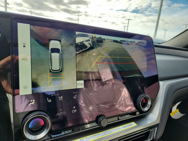 New 2026 Matador Red Mica Lexus PREMIUM image 17
