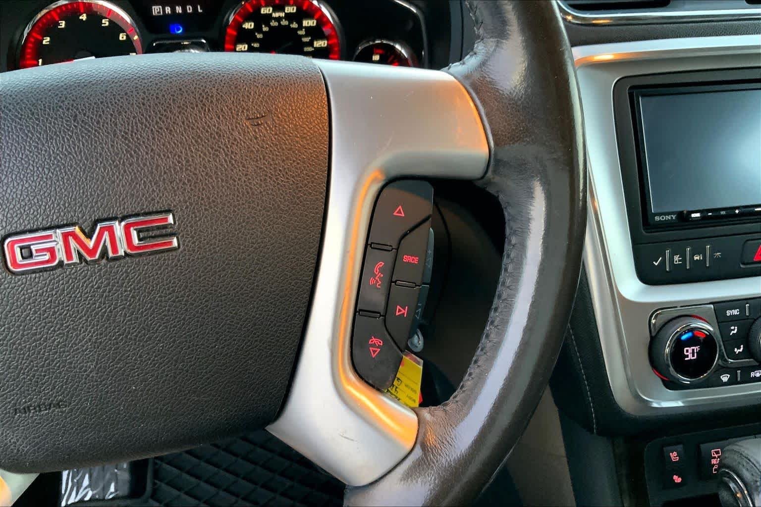 Used 2014 Champagne Silver Metallic GMC SLT image 21