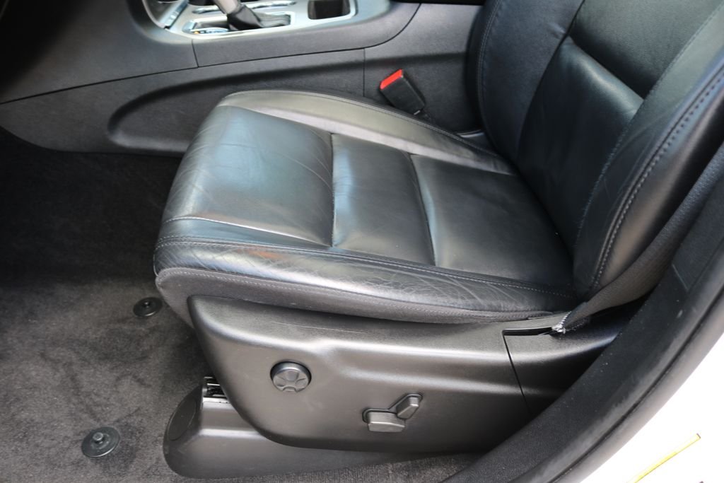 Used 2022 White Jeep Limited image 14
