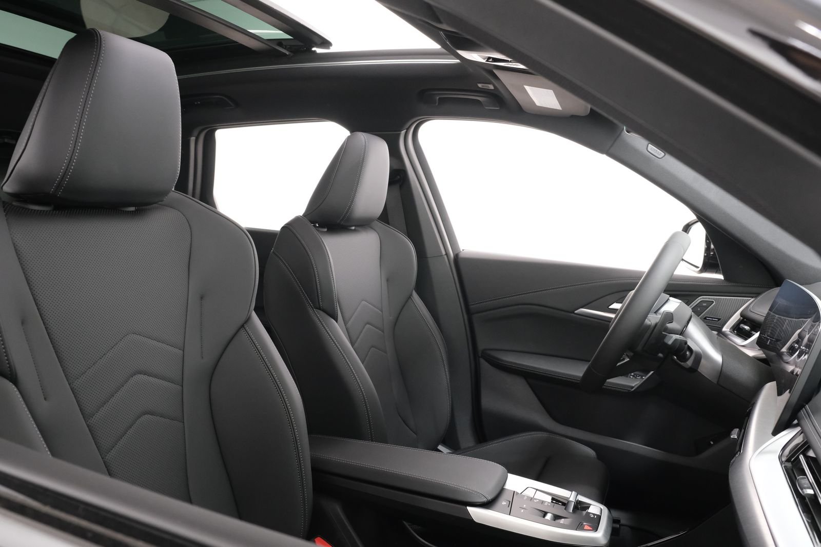 New 2027 C3n BMW xDrive28i image 42