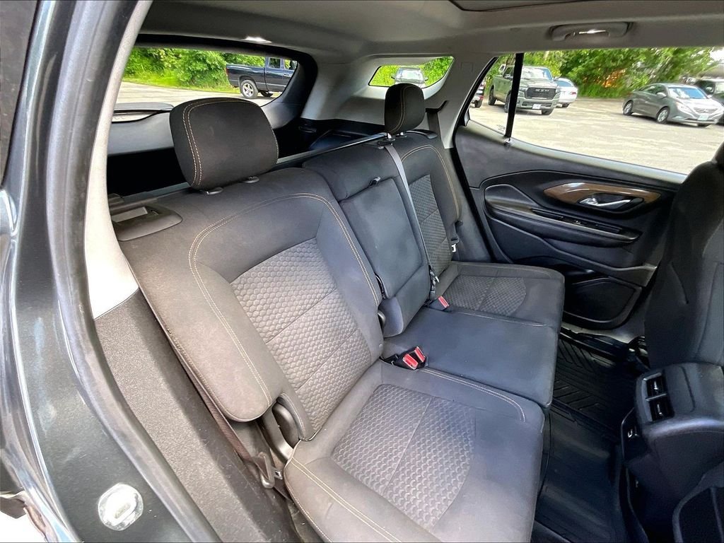 Used 2018 Gray GMC SLE image 19
