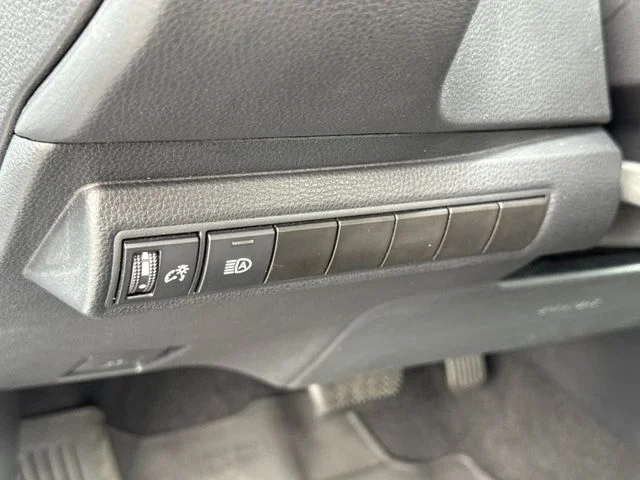Used 2021 Celestite Toyota LE image 29
