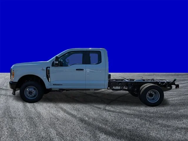 2026 Ford F-350 Super Duty Chassis Cab XL - Photo 7