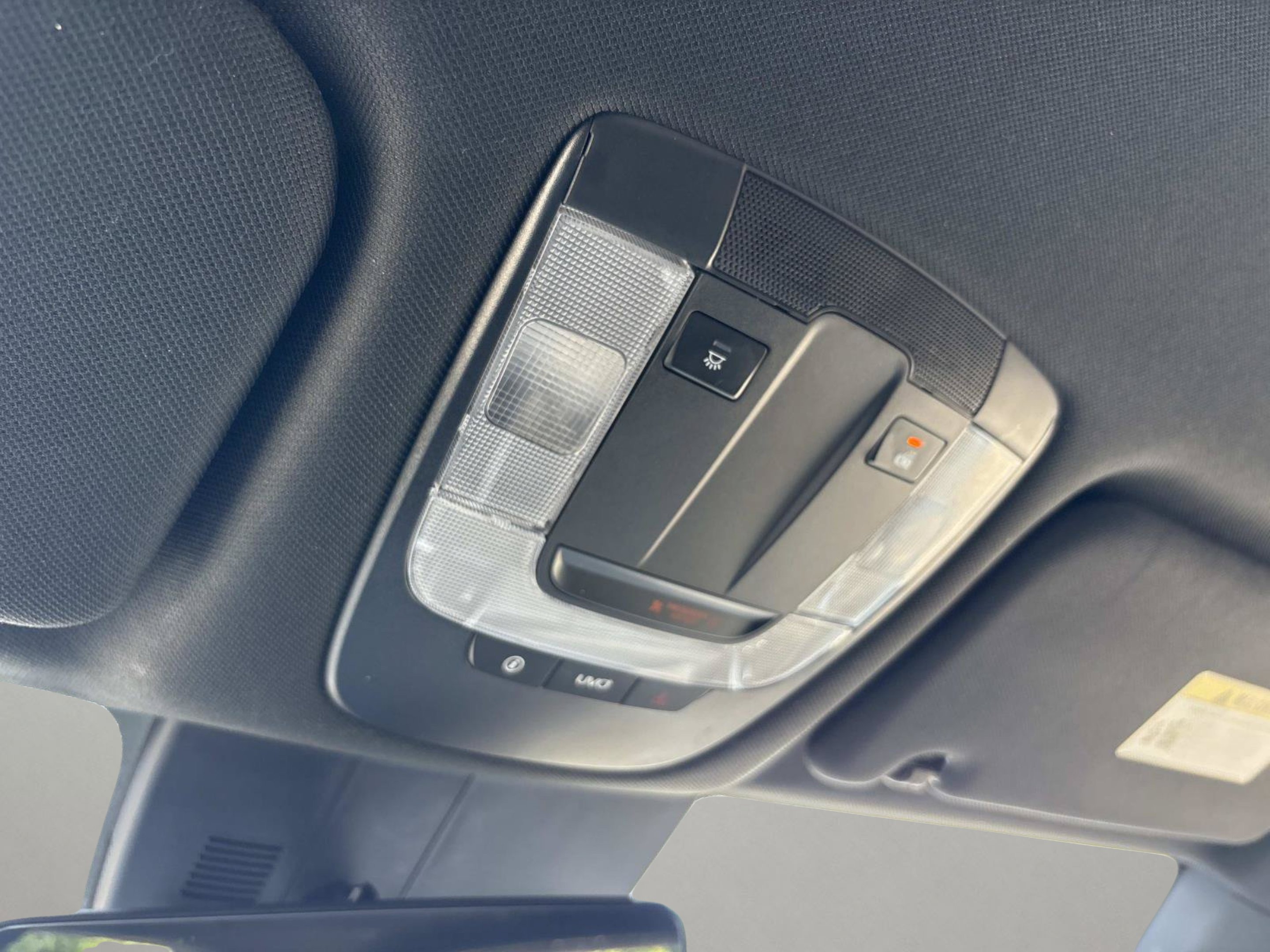 Used 2022 Silky Silver Kia SX Prestige image 31