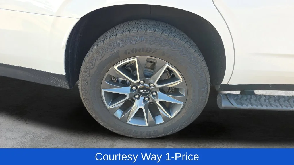 Used 2024 Beige Chevrolet Z71 image 12