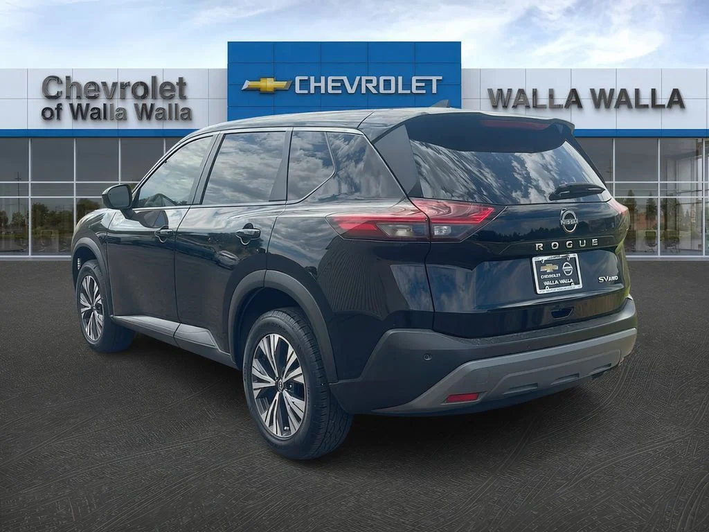 Used 2023 Super Black Nissan SV image 5
