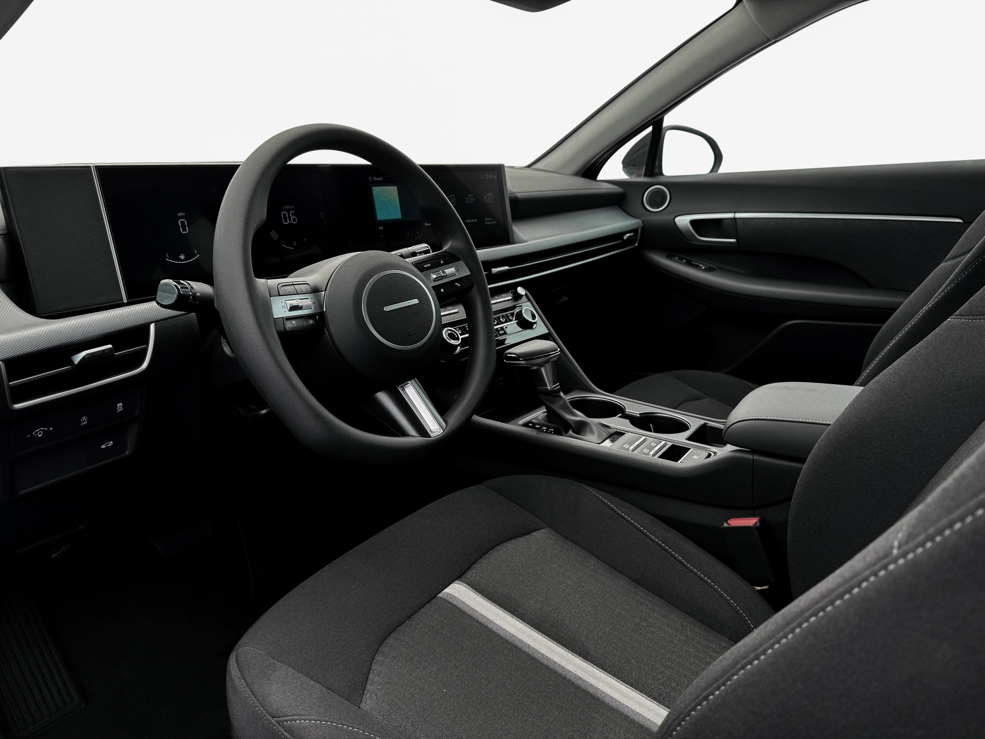 New 2025 White Hyundai SE image 14