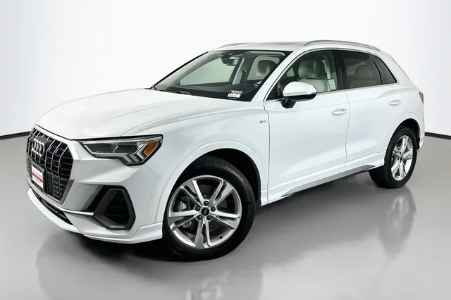 2024 Audi Q3 S line Premium