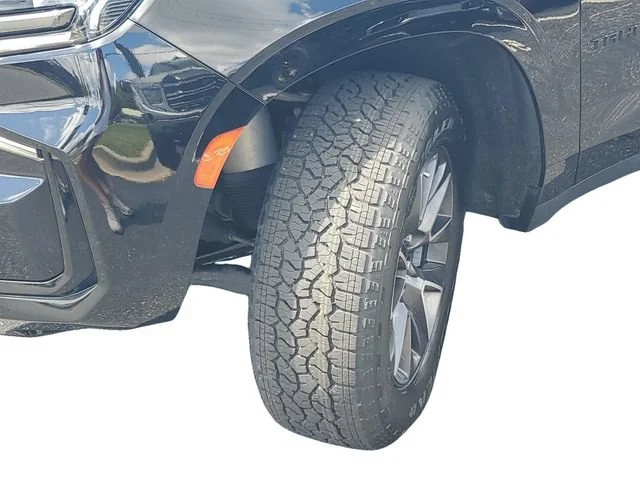 Used 2022 BLACK Chevrolet Z71 image 39