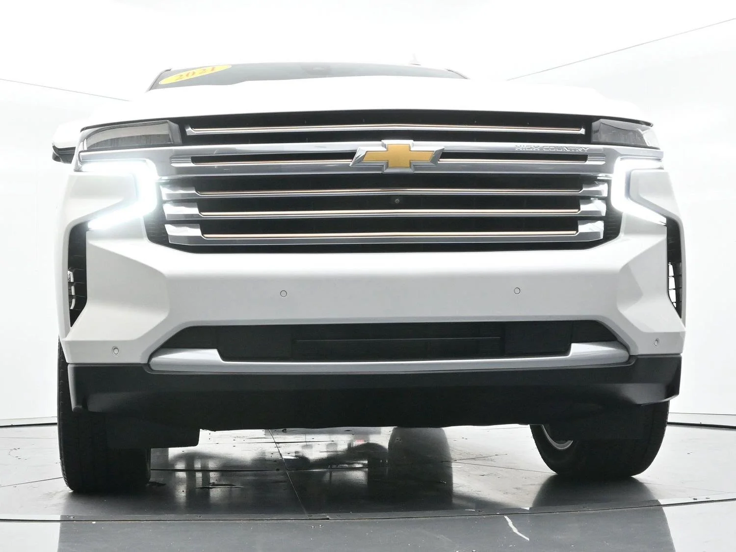 Used 2021 IRIDESCENT PEARL TRICOAT Chevrolet High Country image 47