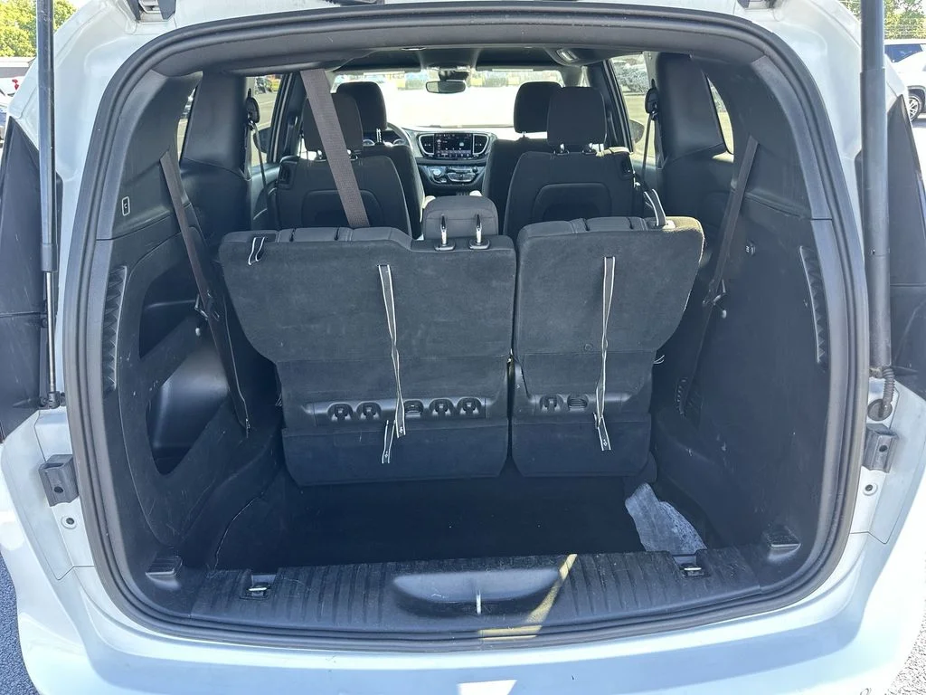 Used 2023 White Chrysler Touring image 29