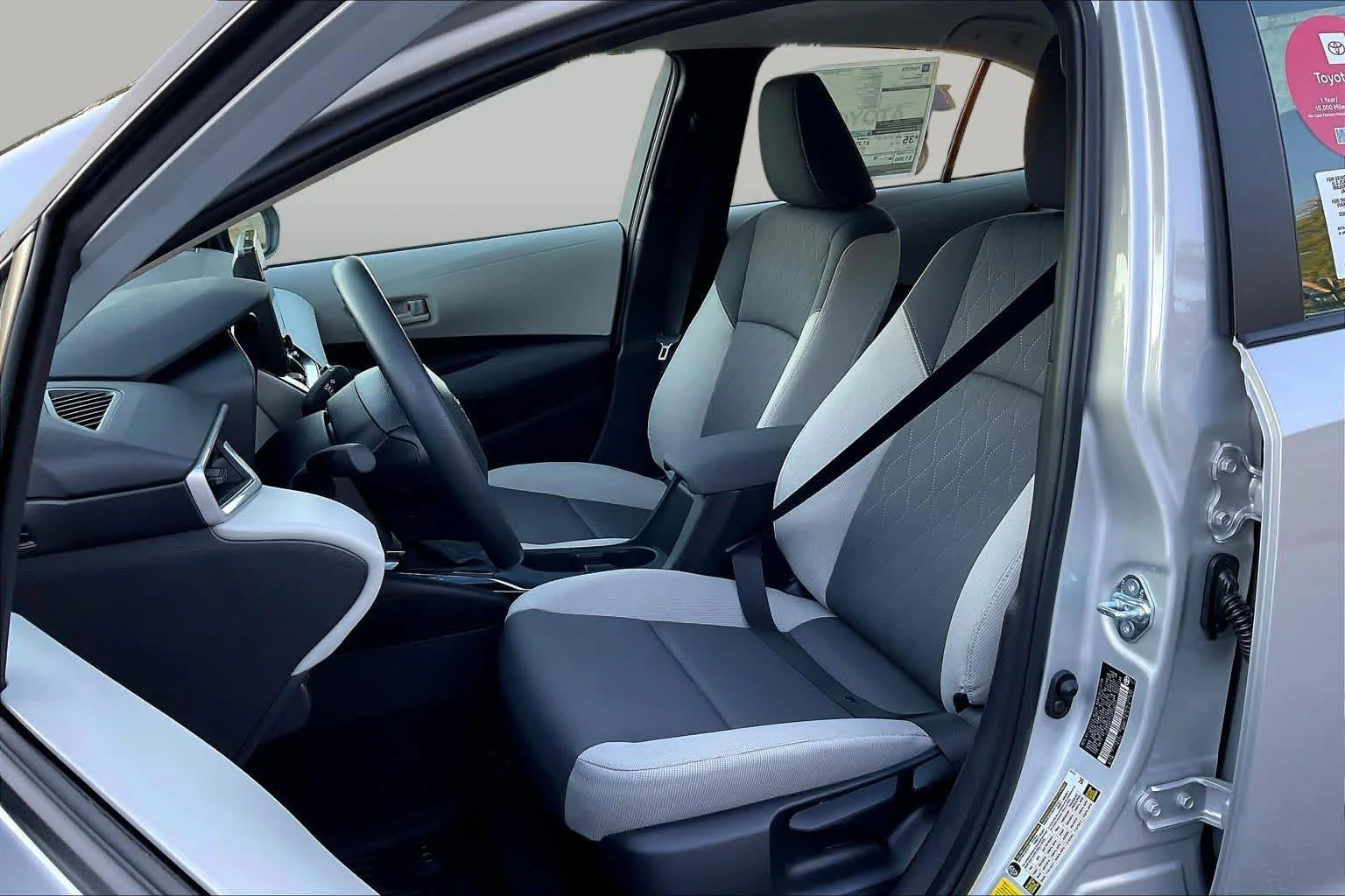 New 2027 Classic Silver Metallic Toyota LE image 9