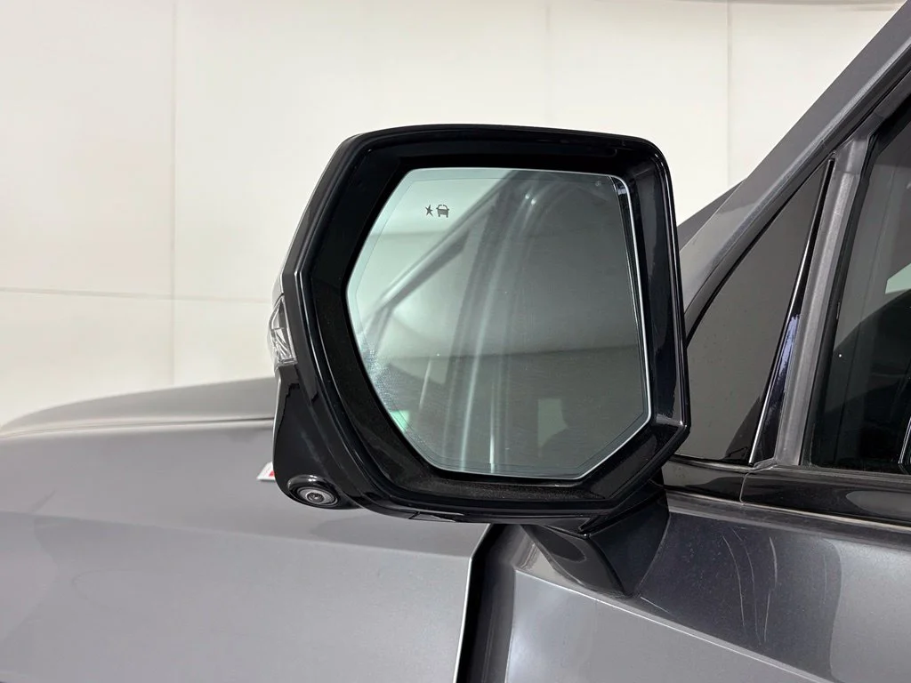 Used 2021 Gray Chevrolet Z71 image 12
