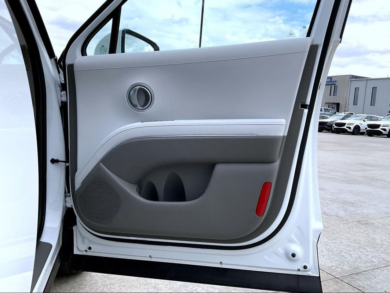 New 2026 White Hyundai SEL Premium image 17