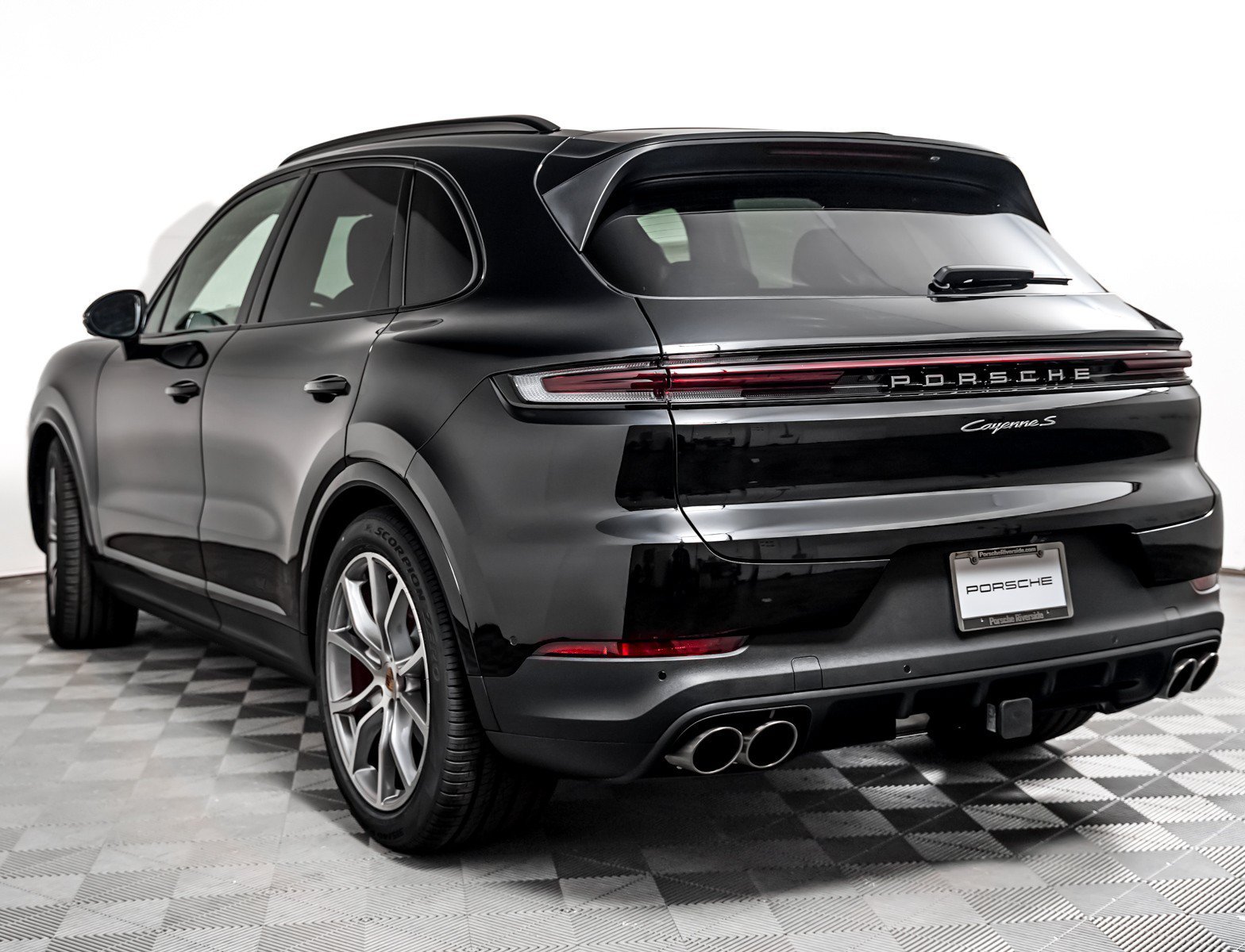 New 2026 CHROMITE BLACK Porsche S image 3