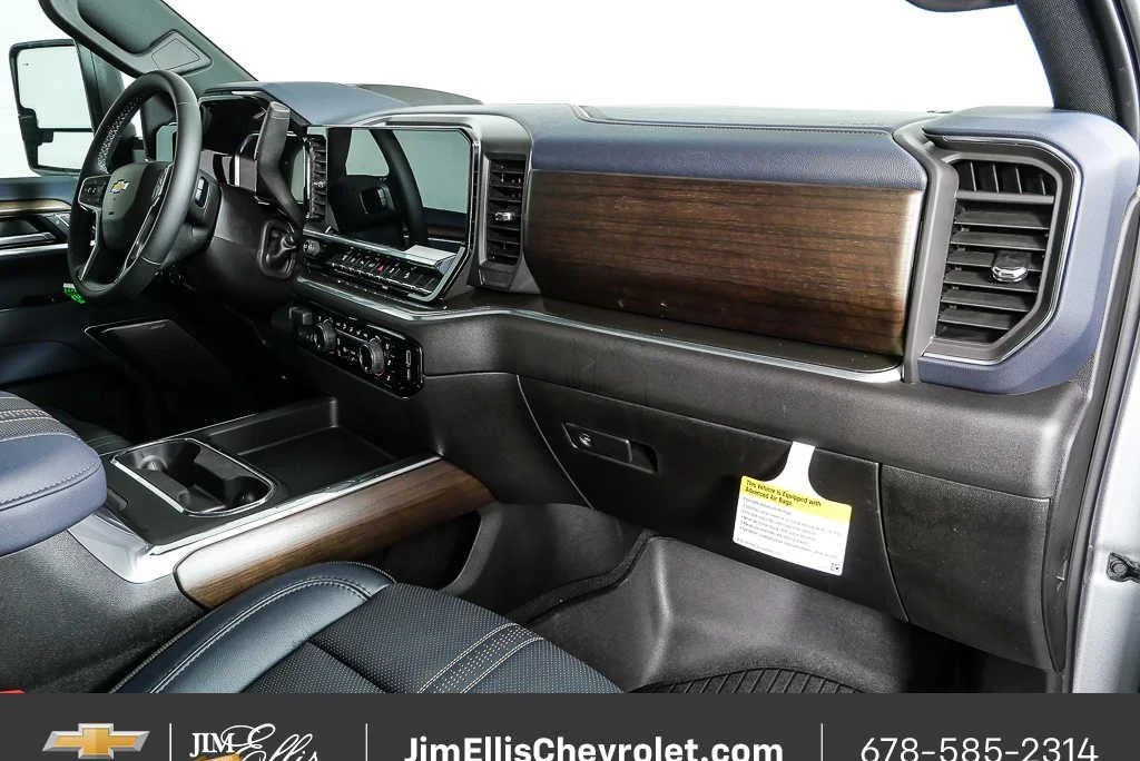 New 2026 Sterling Gray Metallic Chevrolet High Country image 24