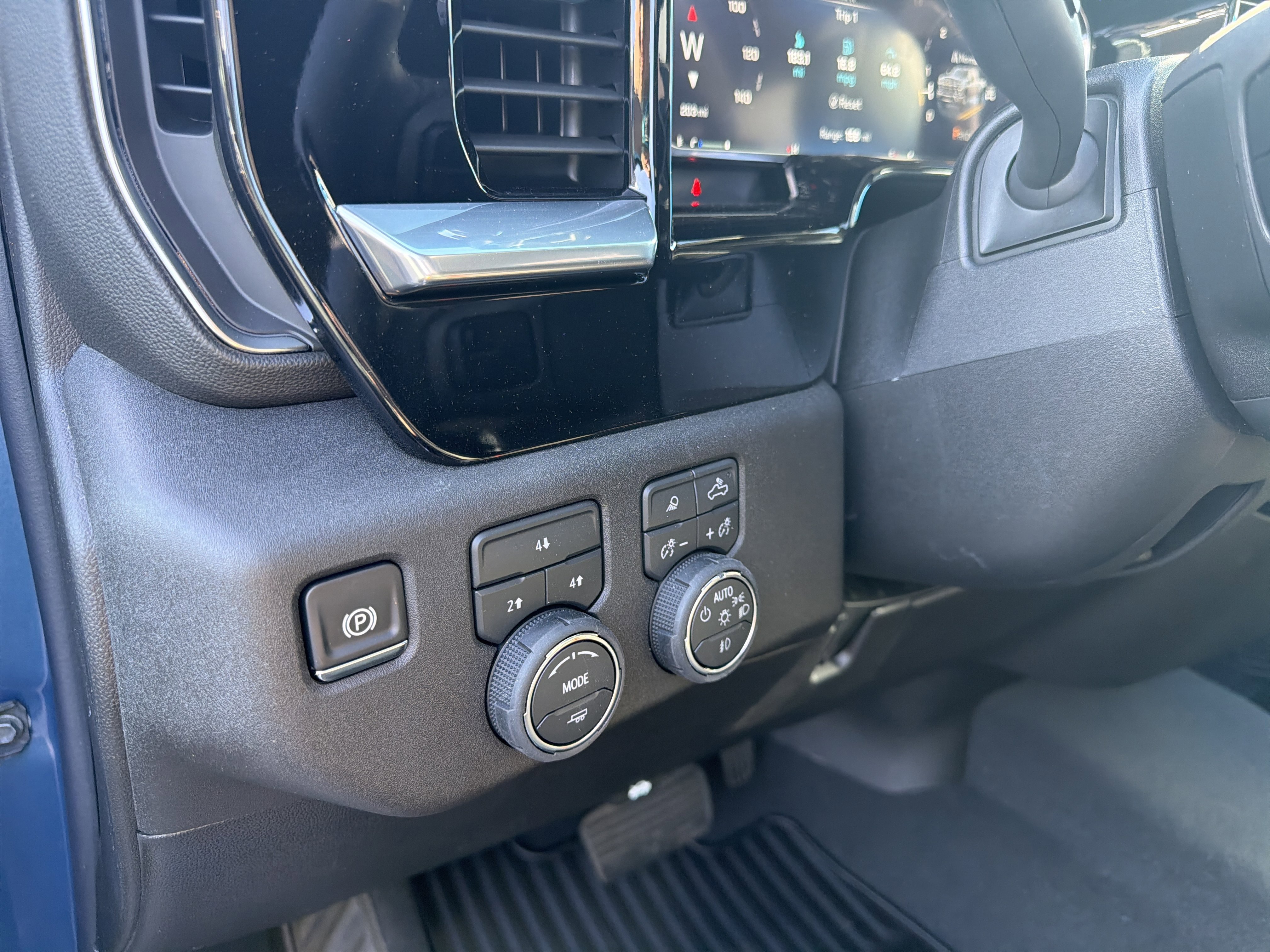 2026 Chevrolet Silverado 3500 HD LT - Photo 13