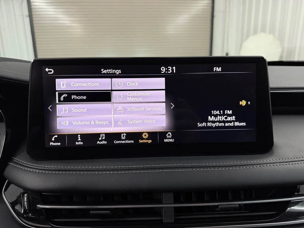 Used 2023 Silver INFINITI PURE image 18