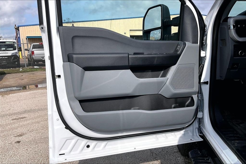 New 2026 Ford Super Duty F-250 XL 4D Crew Cab