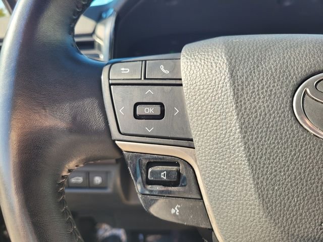 Used 2025  Toyota LE image 28