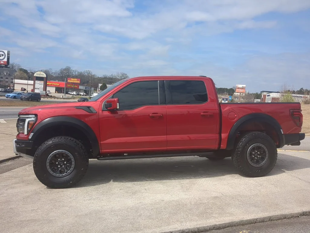 Used 2025  Ford Raptor image 8