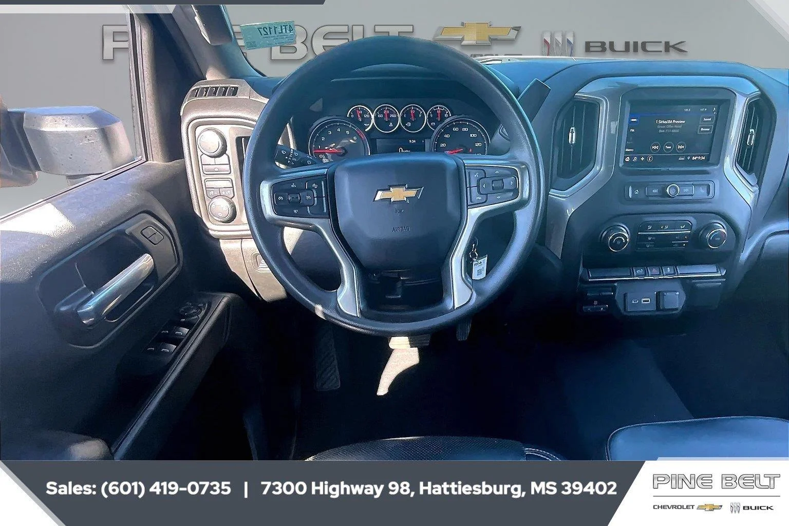 Used 2021 Summit White Chevrolet Custom image 6