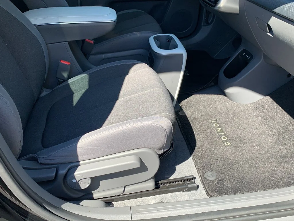 Certified Used 2024 Abyss Black Hyundai SEL image 35