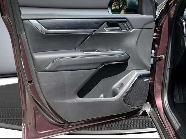 Certified Used 2026 Crystal Metallic GMC Elevation image 20