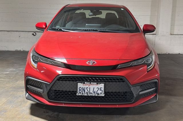 Used 2020 Barcelona Red Metallic Toyota SE image 3