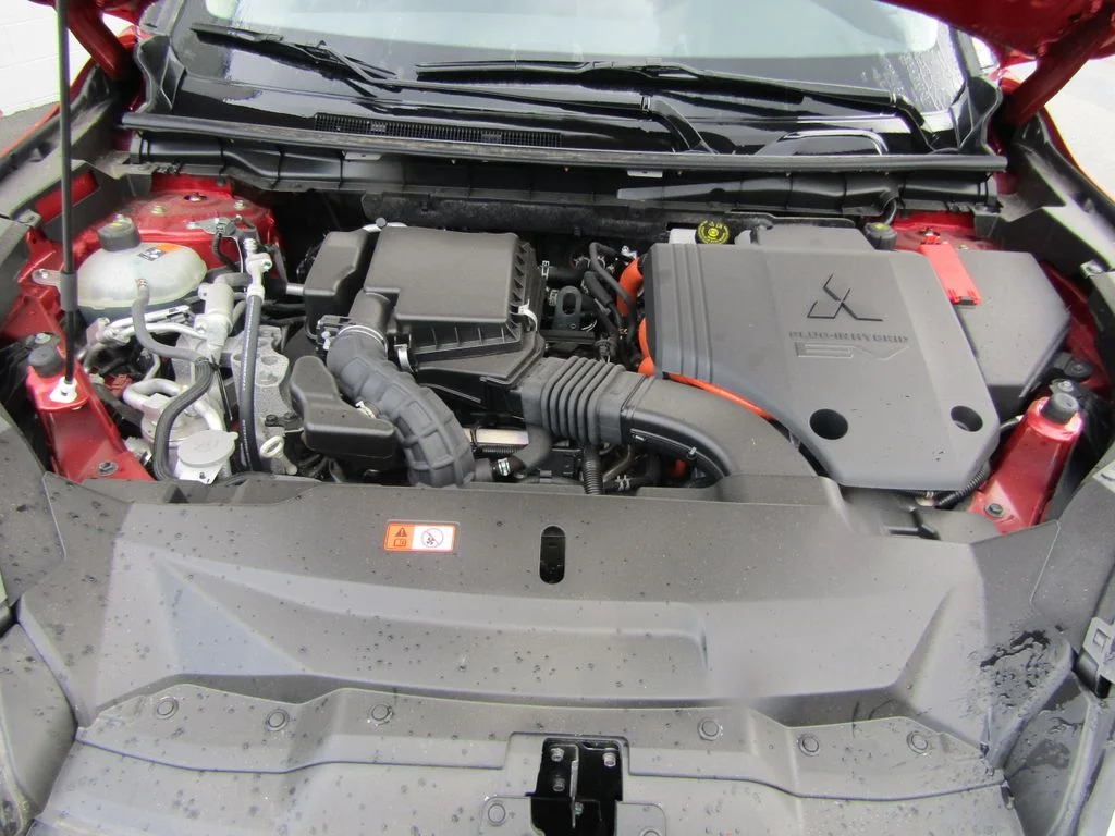 2025 Mitsubishi Outlander Plug-in Hybrid SE - Photo 37